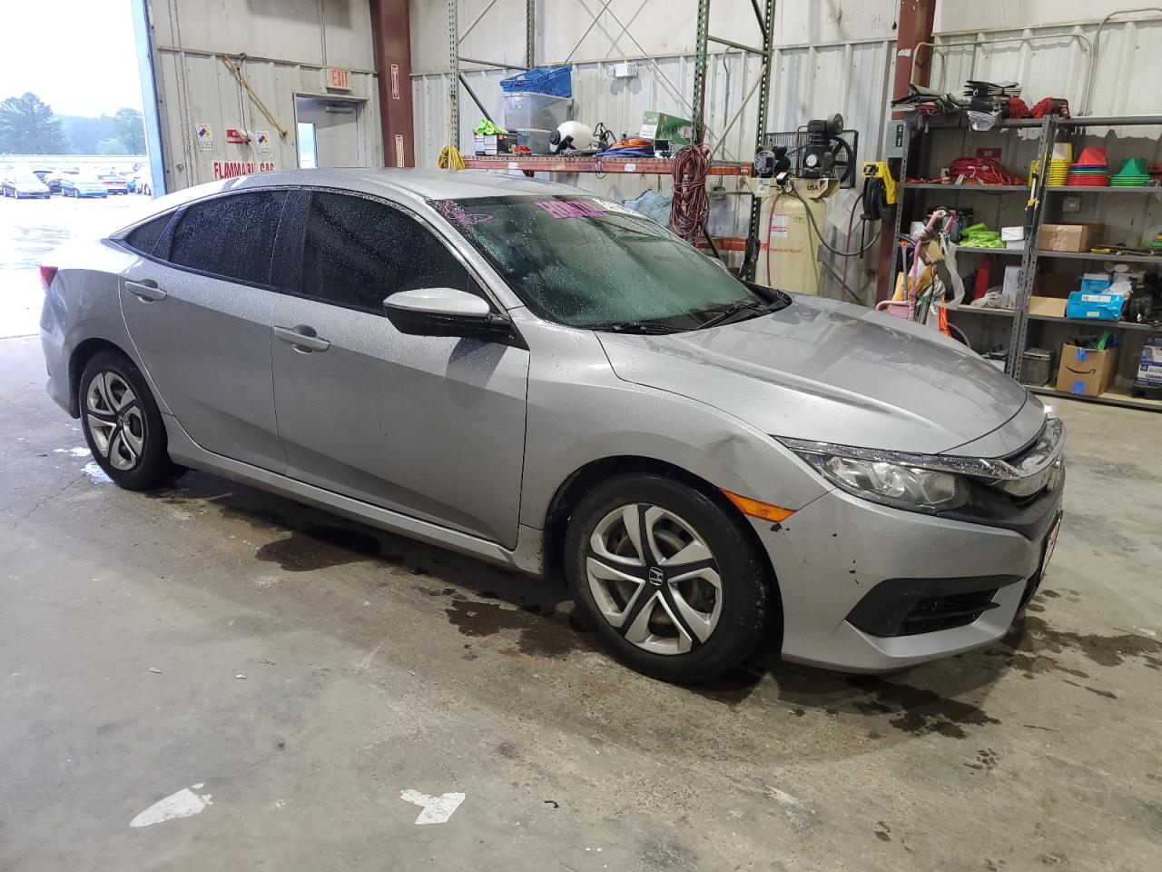 2HGFC2F52JH557605 2018 Honda Civic Lx