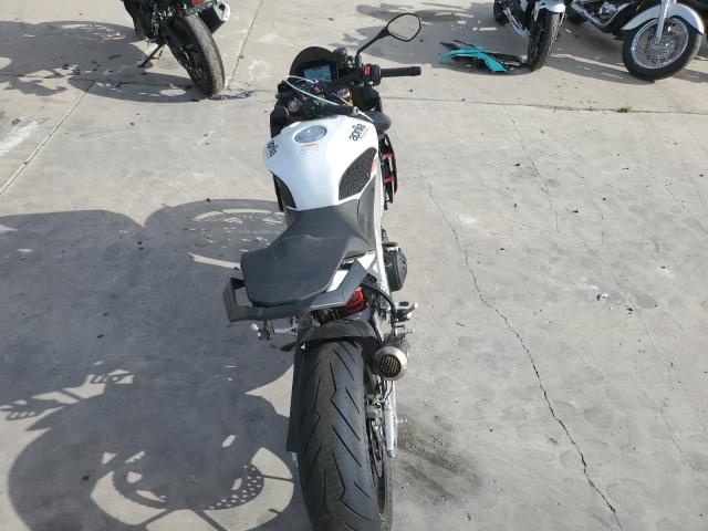 2022 APRILIA TUONO V4 1 ZD4KZUA08NS000378