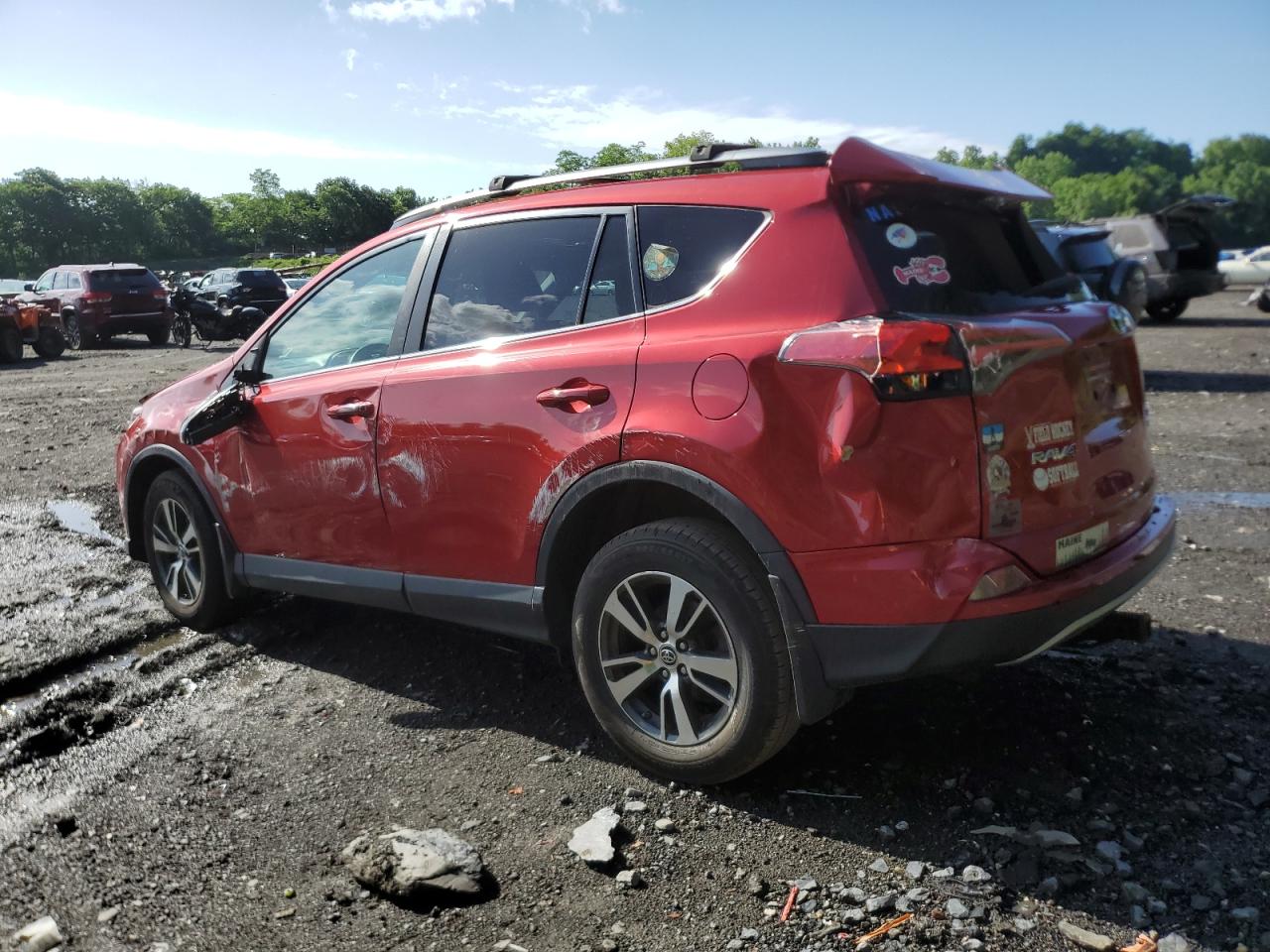 2T3RFREV7HW661692 2017 Toyota Rav4 Xle