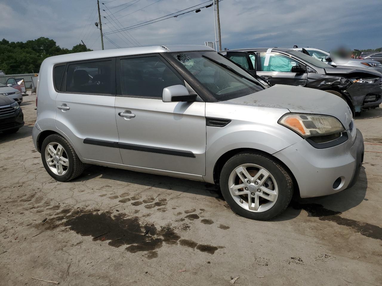 KNDJT2A29B7708734 2011 Kia Soul +