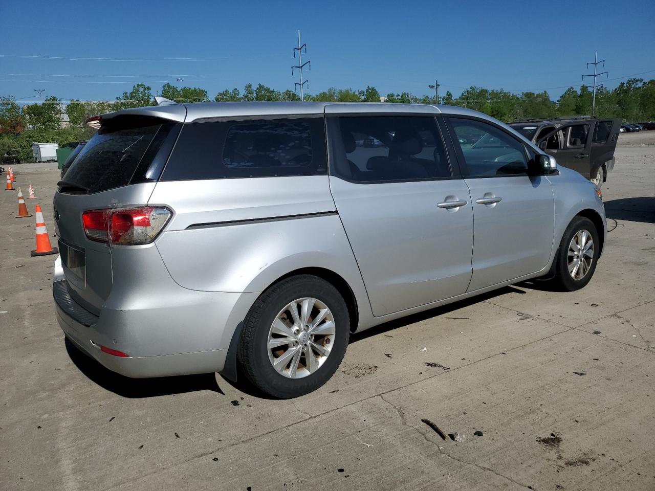 KNDMA5C16F6050827 2015 Kia Sedona L