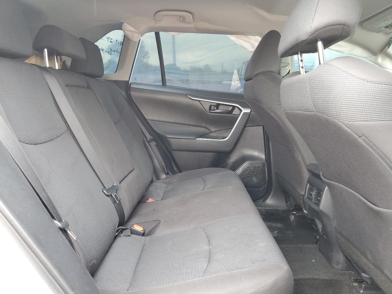 2T3H1RFV8NW201543 2022 Toyota Rav4 Le