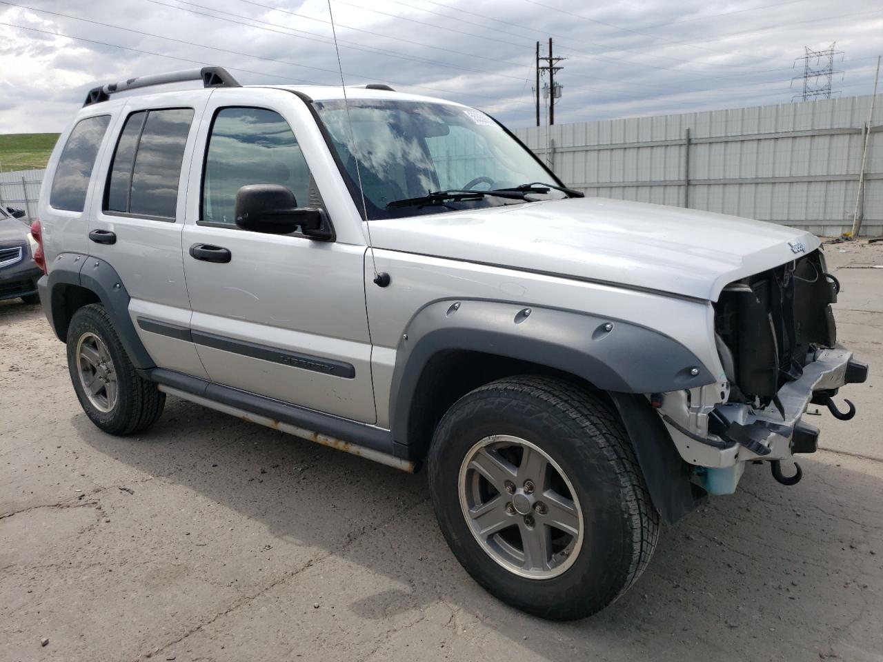 1J4GL38K35W566388 2005 Jeep Liberty Renegade