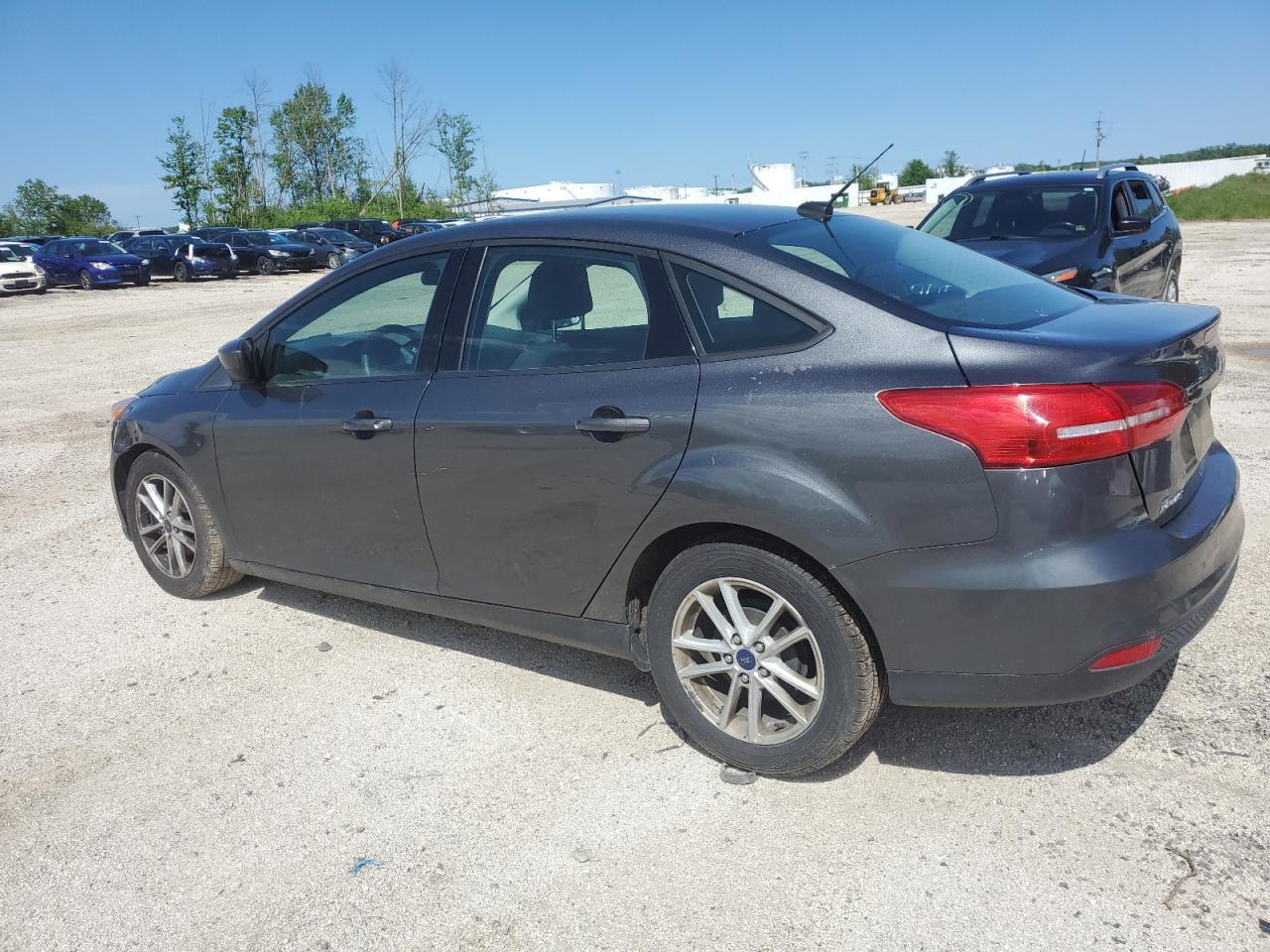 2018 Ford Focus Se vin: 1FADP3F29JL267201