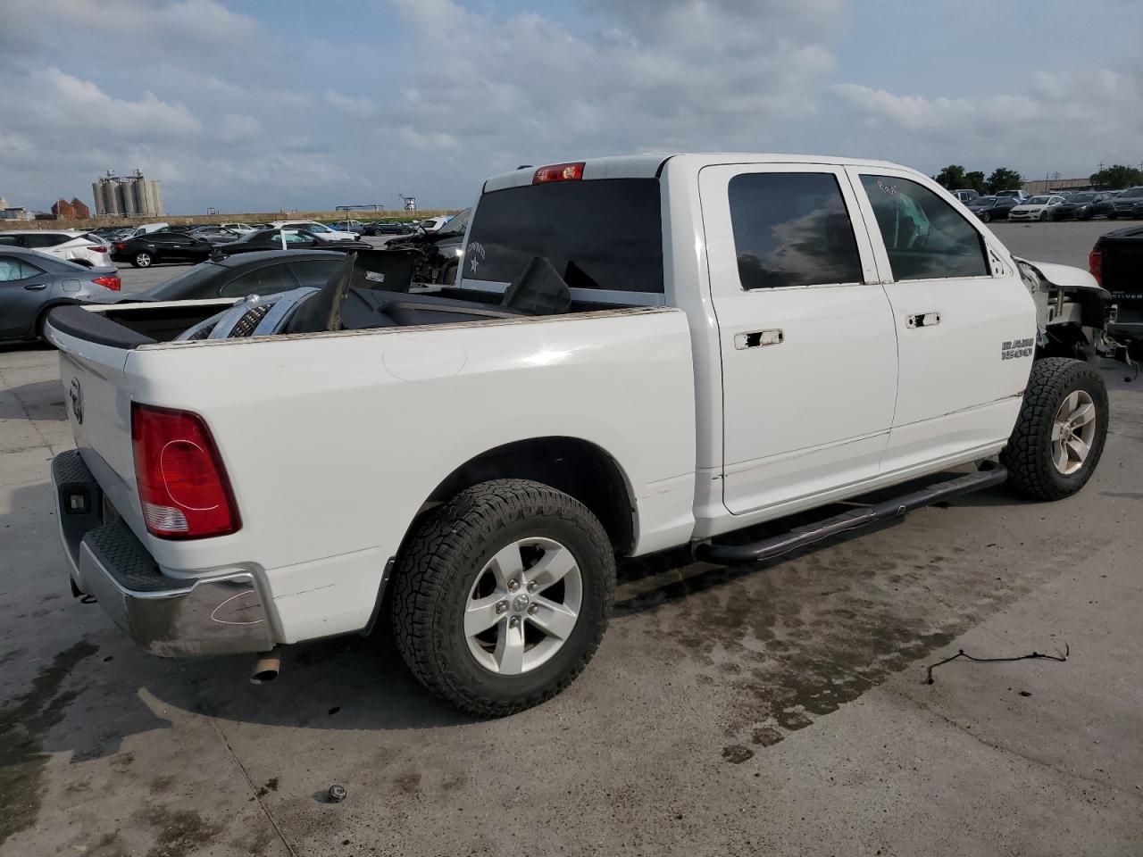 1C6RR6KT5JS336697 2018 Ram 1500 St