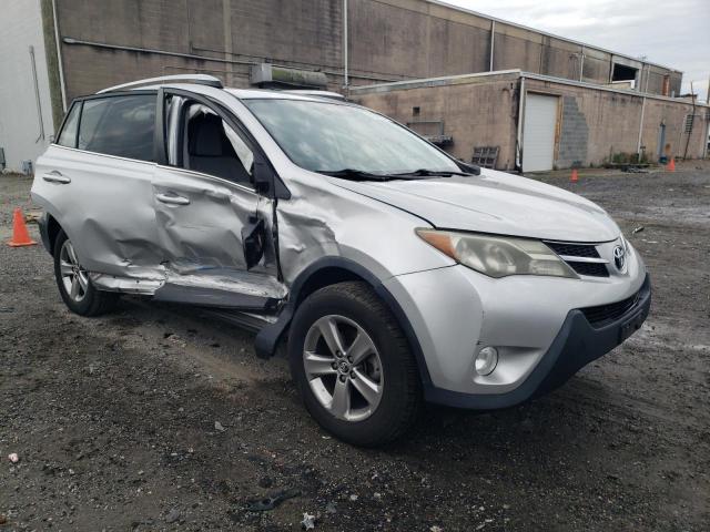 2T3RFREV4FW398509 2015 Toyota Rav4 Xle