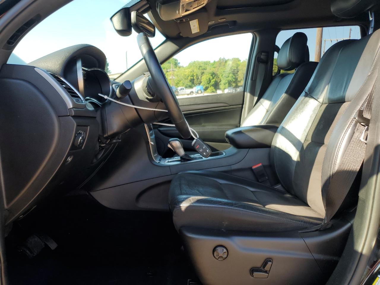 1C4RJEAG8JC512800 2018 Jeep Grand Cherokee Laredo