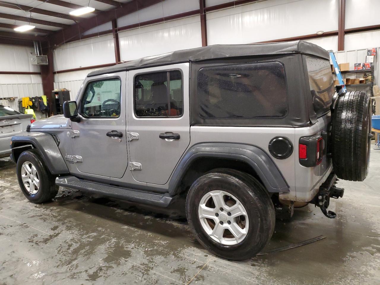 1C4HJXDG7JW136494 2018 Jeep Wrangler Unlimited Sport