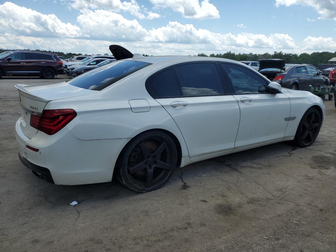 2015 BMW 750 I vin: WBAYA8C52FD825722