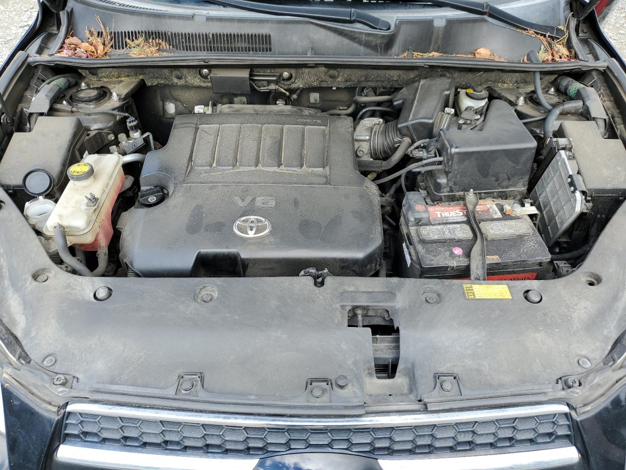 JTMDK4DV6AD015704 2010 Toyota Rav4 Limited