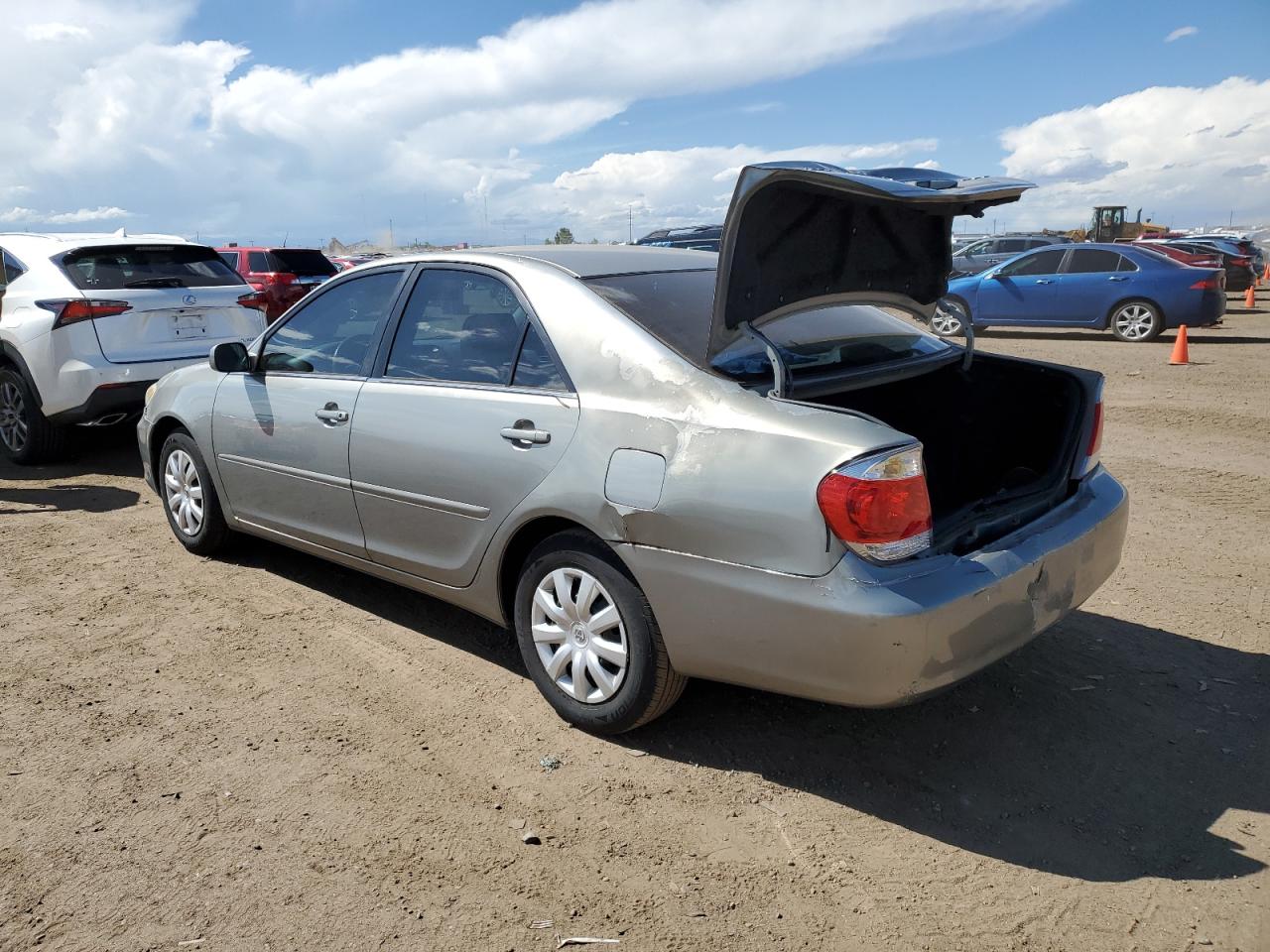 4T1BE32K15U512646 2005 Toyota Camry Le