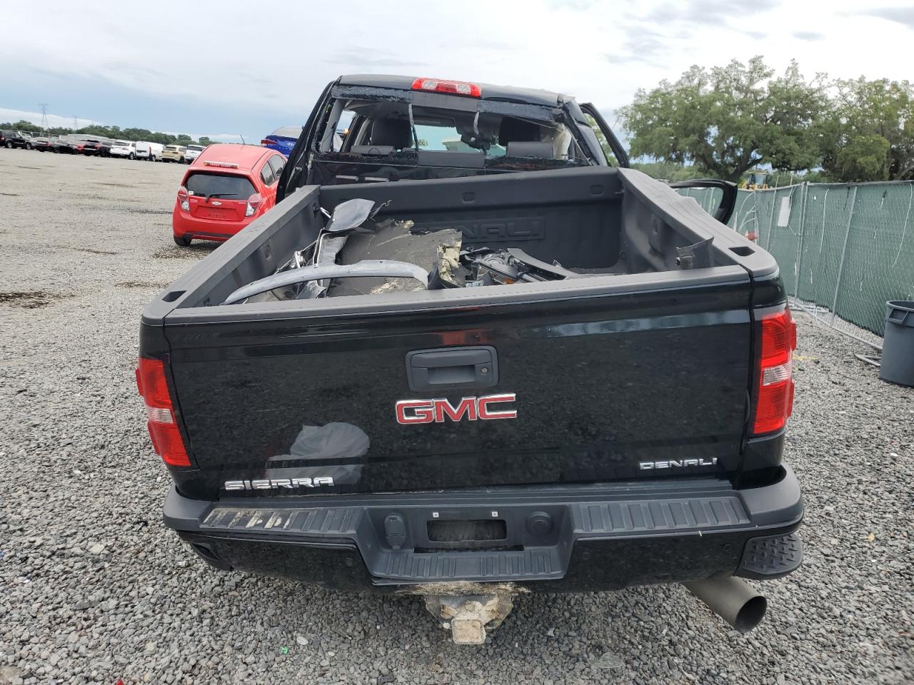 1GT12SEY1KF137845 2019 GMC Sierra K2500 Denali