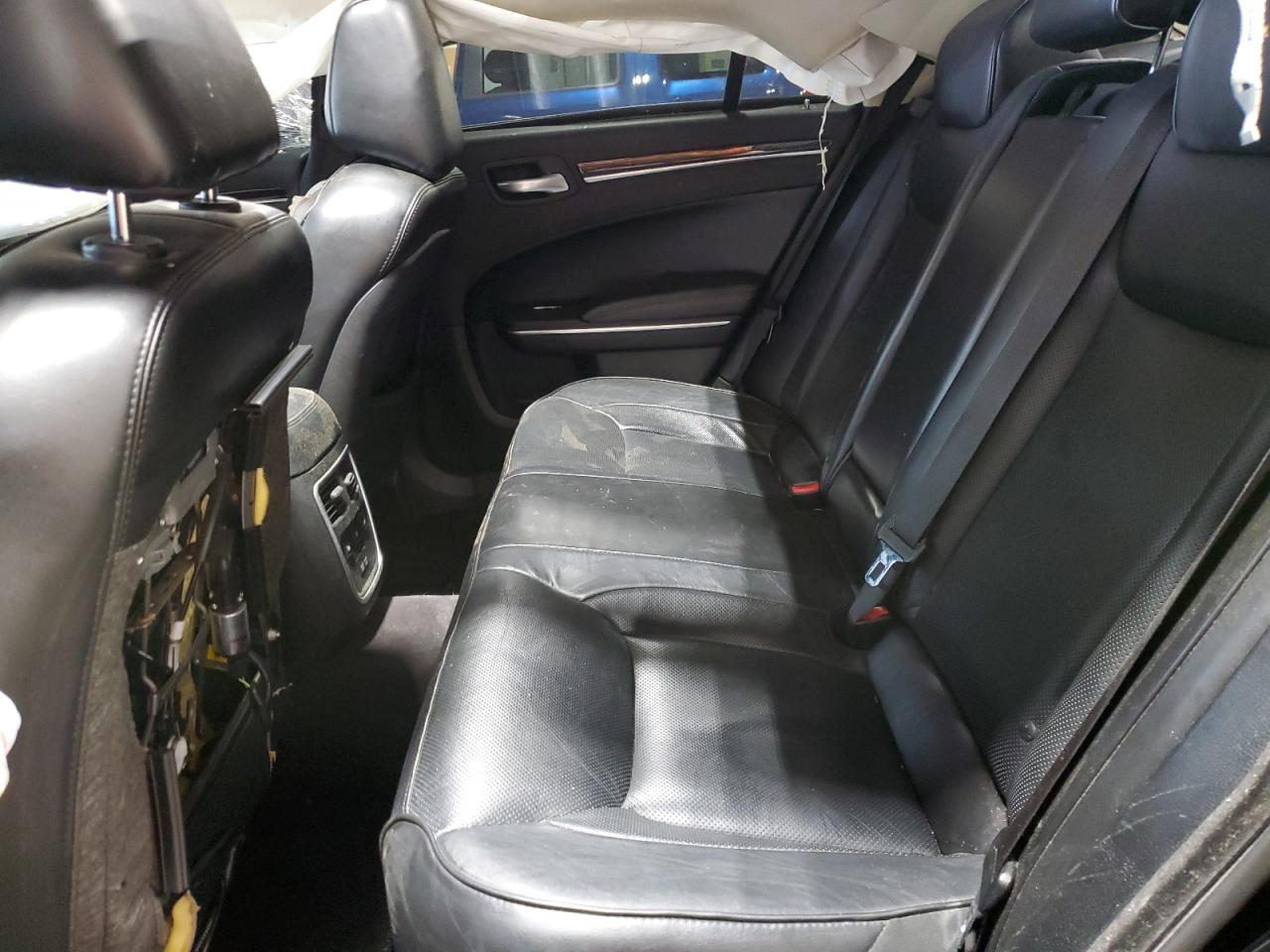 2C3CCAKG6HH565580 2017 Chrysler 300C