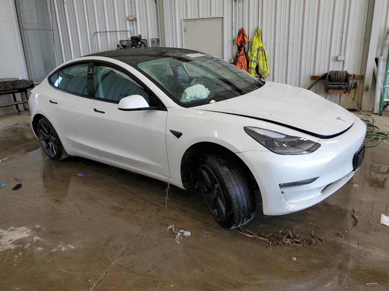 2022 Tesla Model 3 vin: 5YJ3E1EB7NF156463