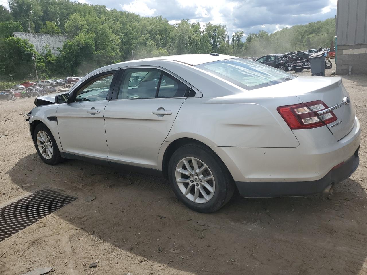 1FAHP2D80EG156649 2014 Ford Taurus Se