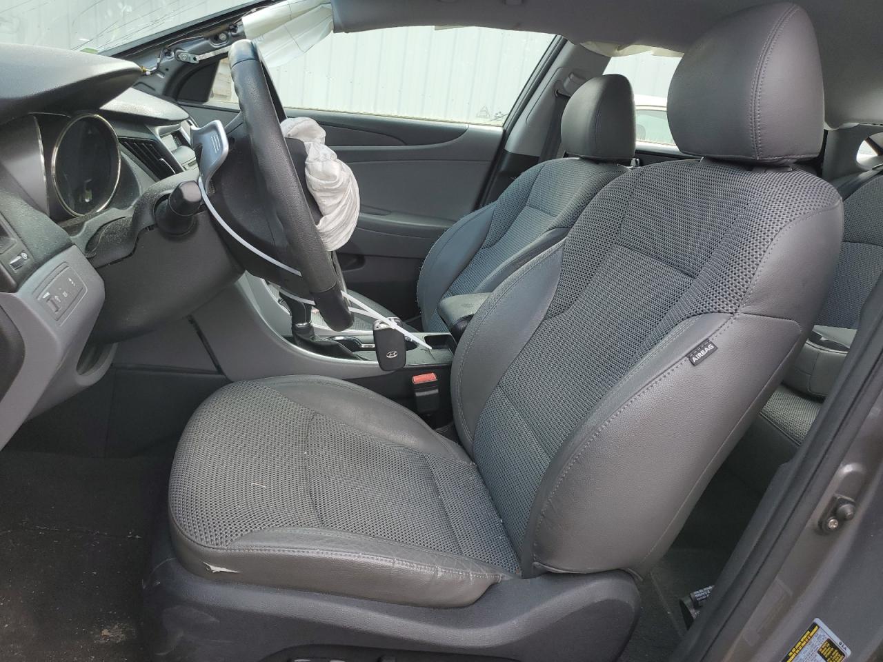 5NPEC4AB4BH267636 2011 Hyundai Sonata Se