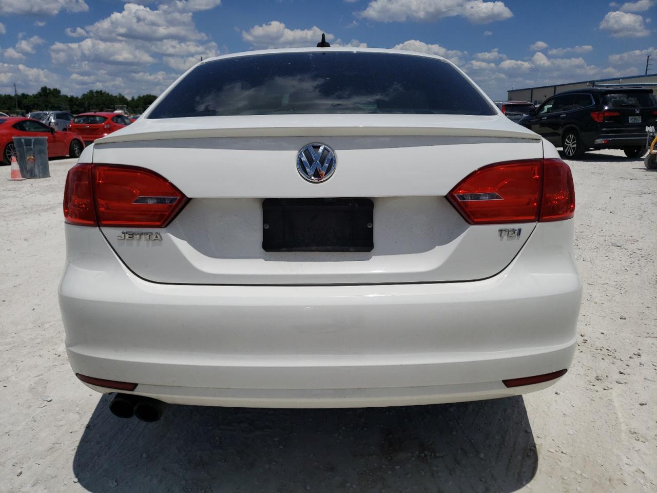 3VWLL7AJ9EM385645 2014 Volkswagen Jetta Tdi