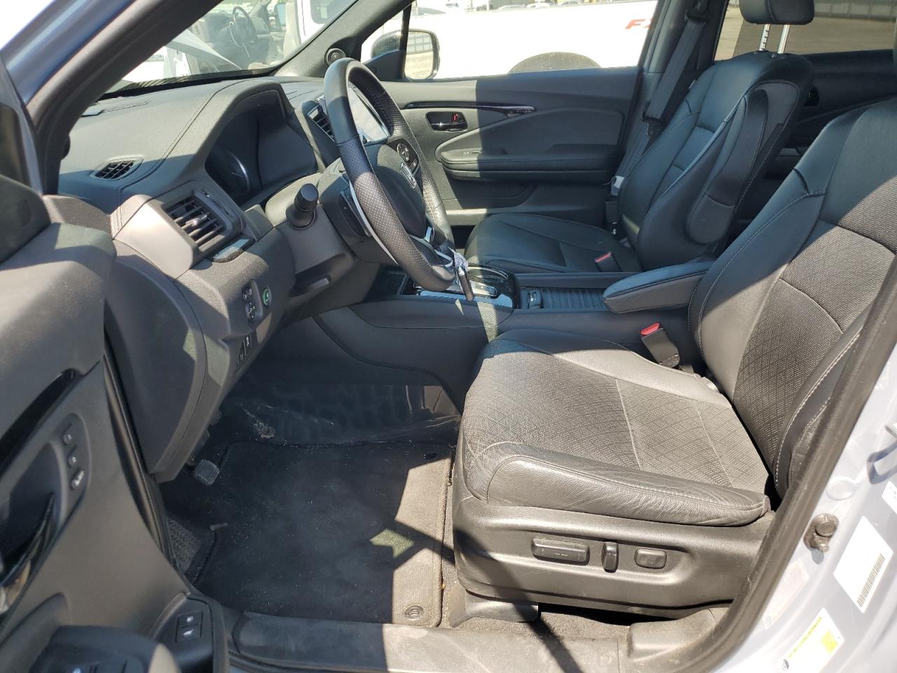 5FNYF8H02NB005682 2022 Honda Passport Elite