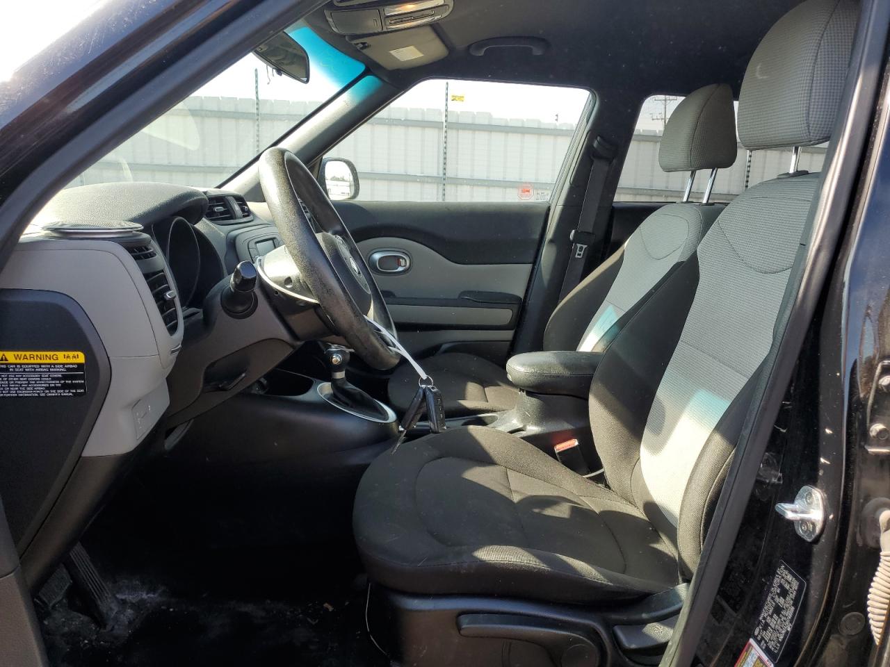 KNDJN2A2XH7489186 2017 Kia Soul