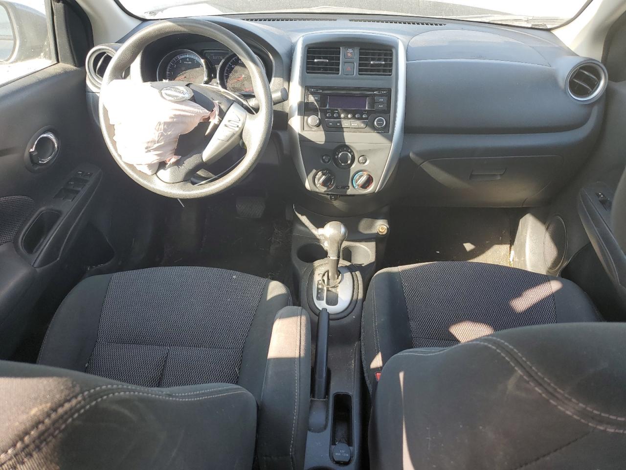 2018 Nissan Versa S vin: 3N1CN7APXJL807071