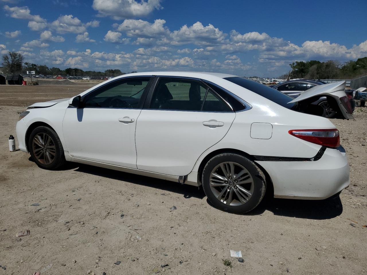 4T1BF1FK2GU210703 2016 Toyota Camry Le