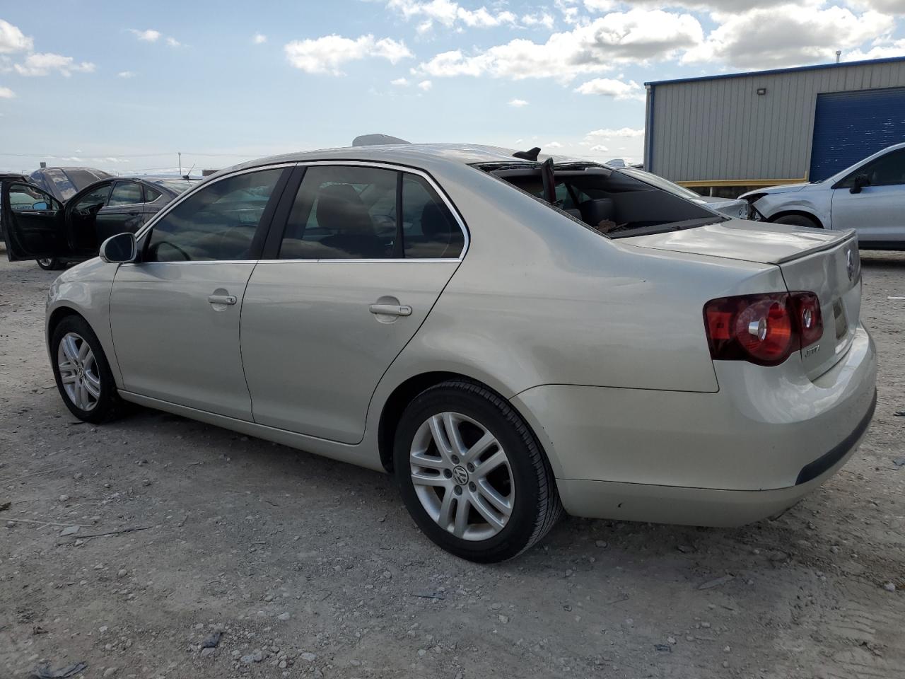 3VWAL7AJ4AM072228 2010 Volkswagen Jetta Tdi