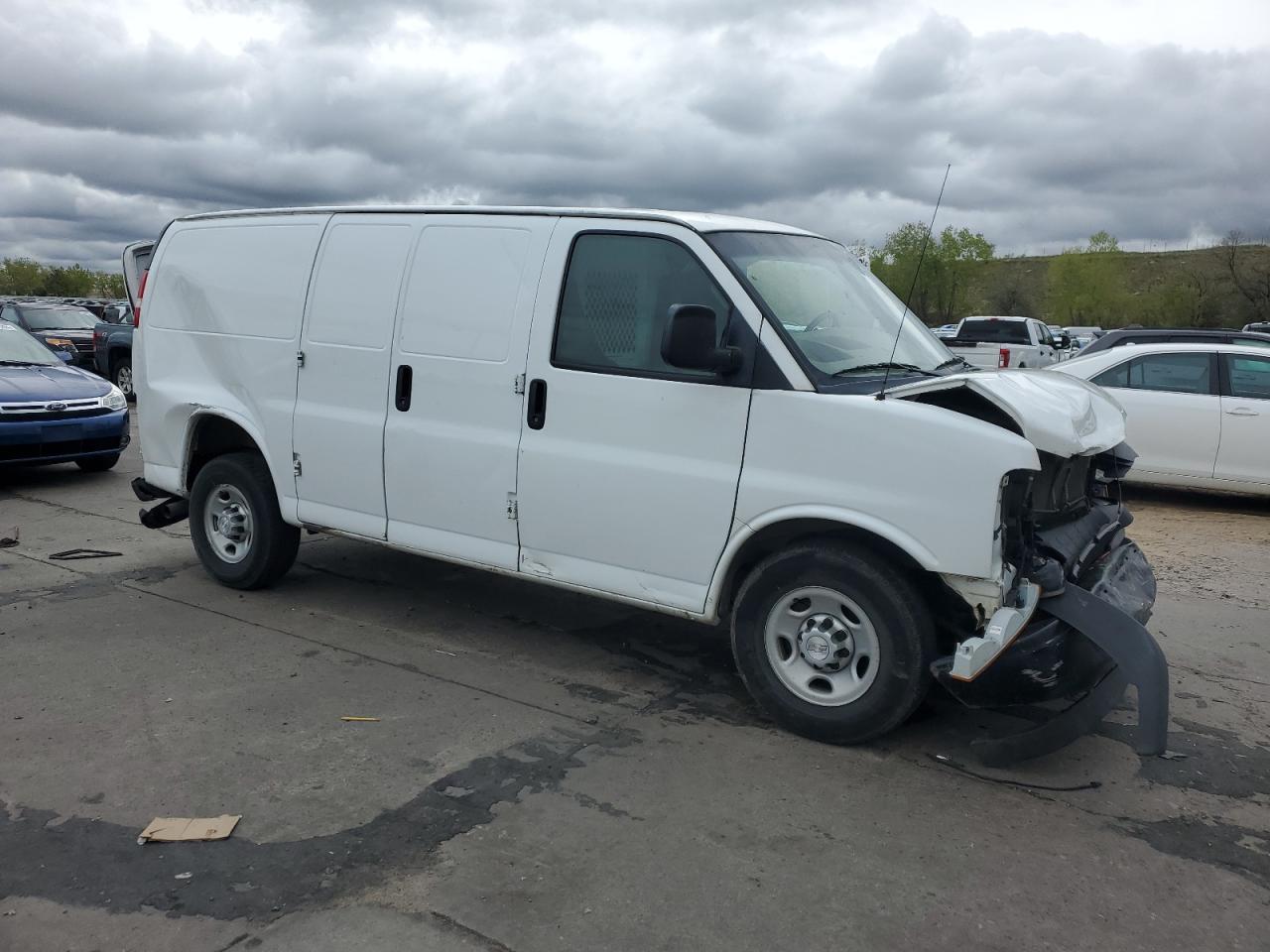 2017 Chevrolet Express G2500 vin: 1GCWGAFF3H1194665