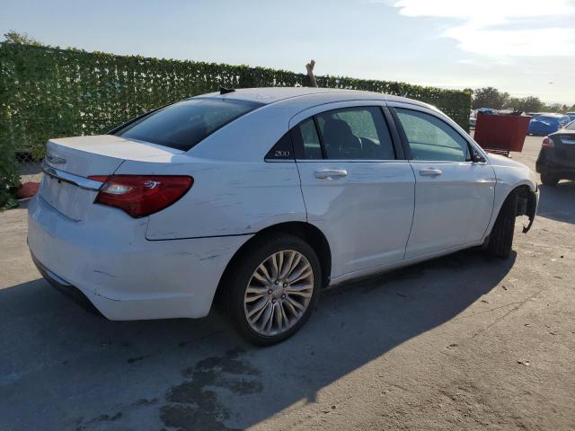 VIN 1C3CCBAB7DN670822 2013 Chrysler 200, LX no.3