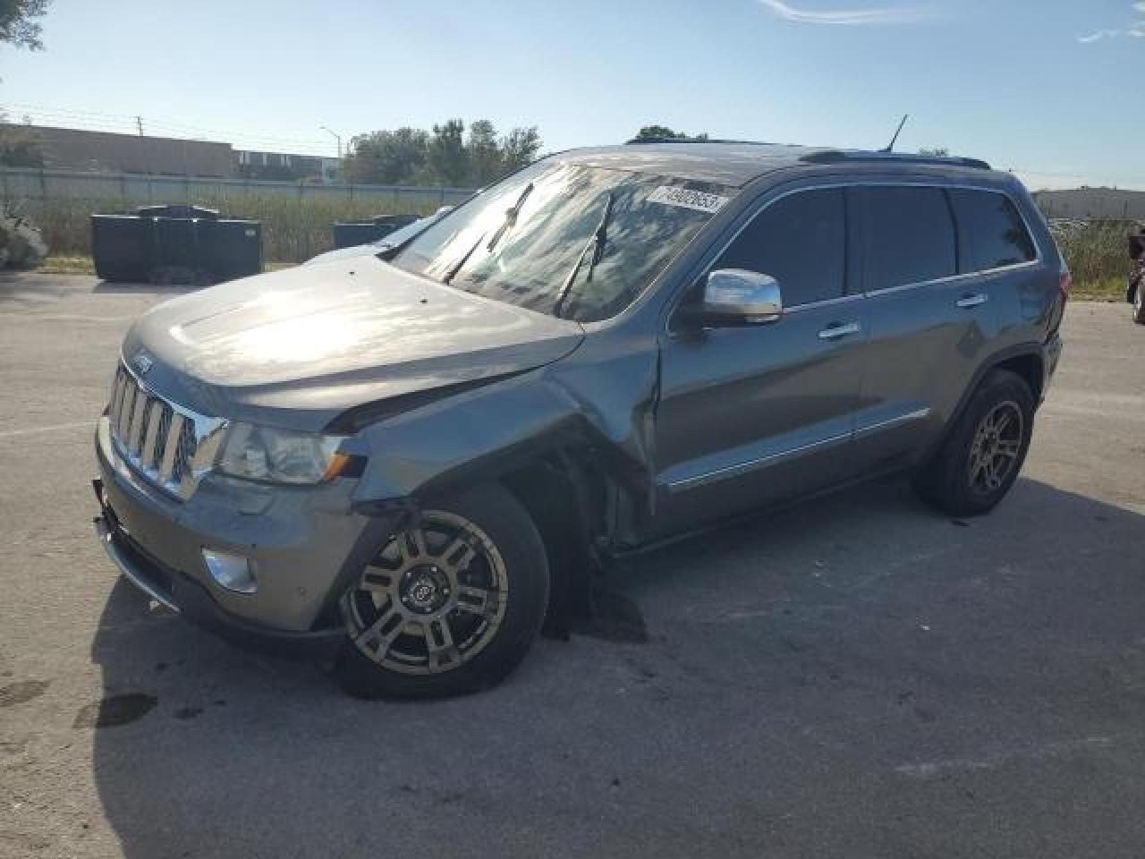 1C4RJECT3DC605593 2013 Jeep Grand Cherokee Overland