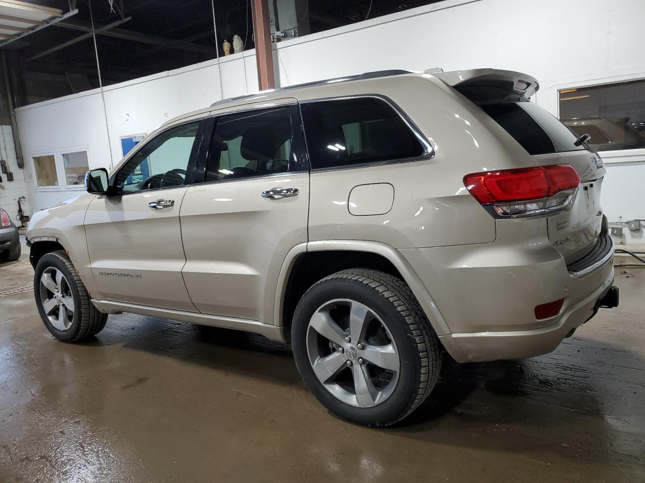 1C4RJFCG8EC355830 2014 Jeep Grand Cherokee Overland