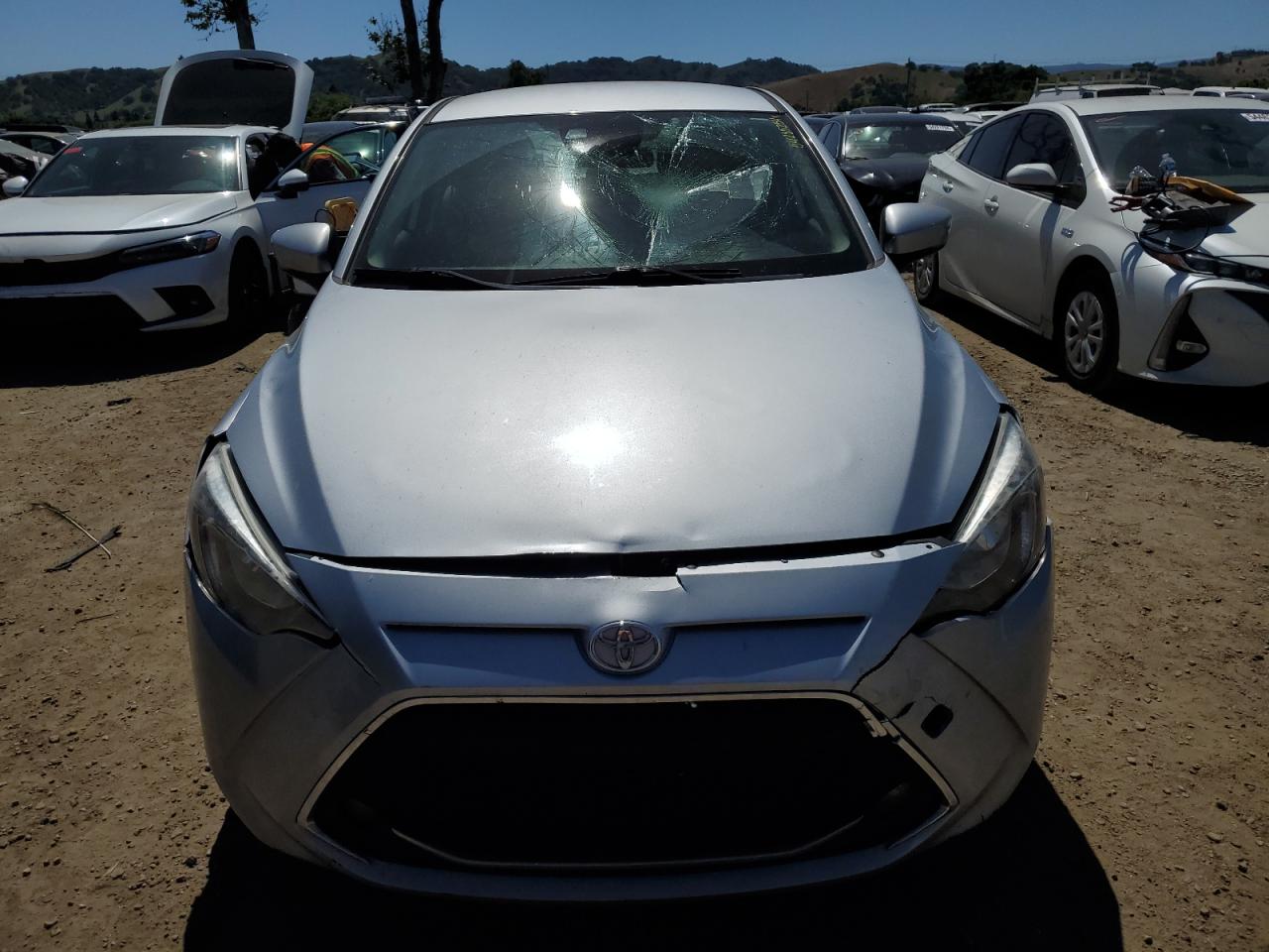 3MYDLBYV0KY509052 2019 Toyota Yaris L