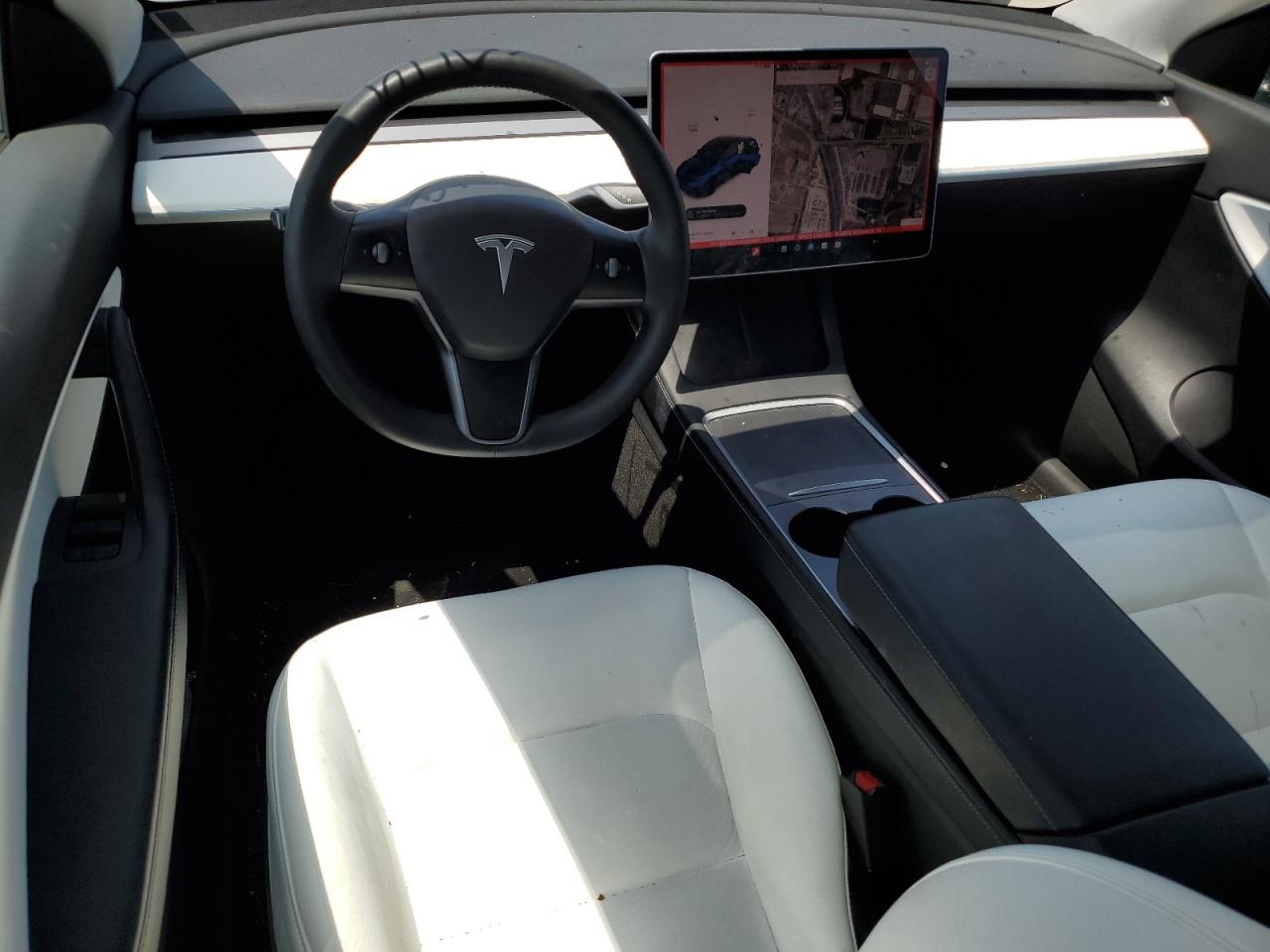 5YJYGDEE3MF201666 2021 Tesla Model Y