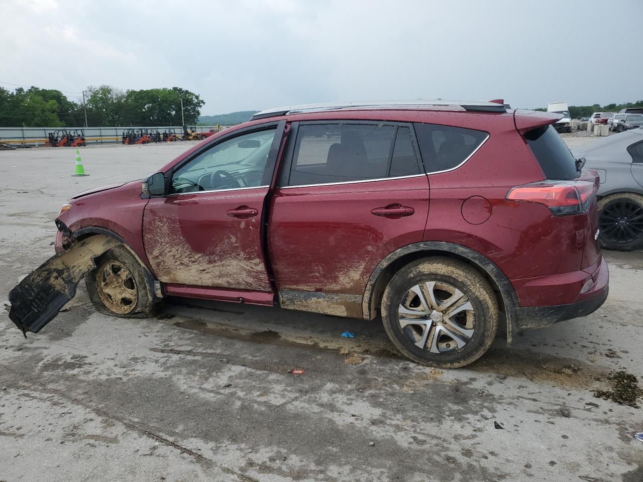 2T3ZFREVXJW509444 2018 Toyota Rav4 Le