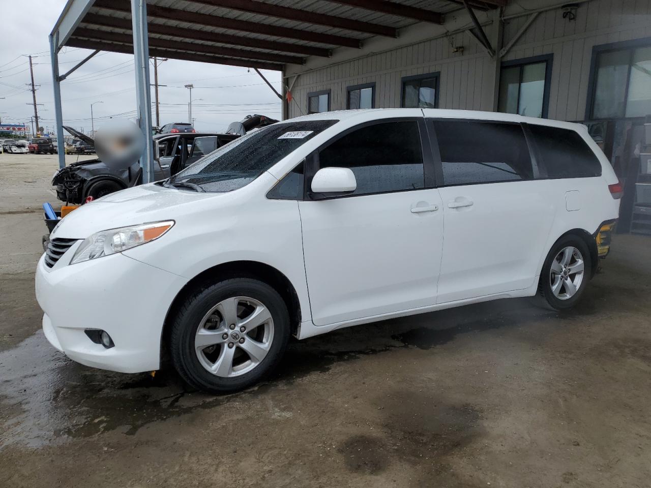 2014 Toyota Sienna vin: 5TDZK3DC7ES441829