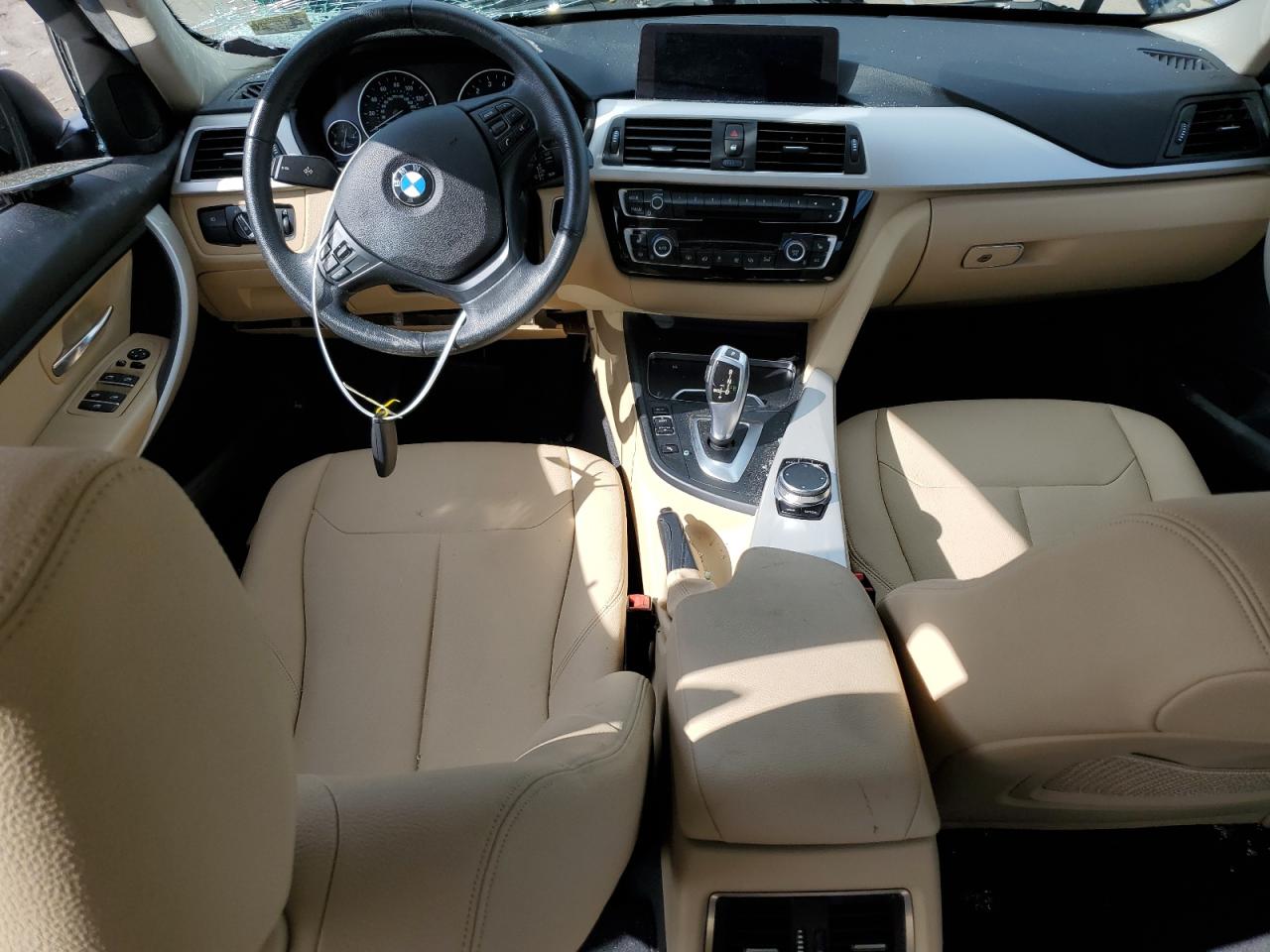 WBA8E5G50JNU47576 2018 BMW 320 Xi