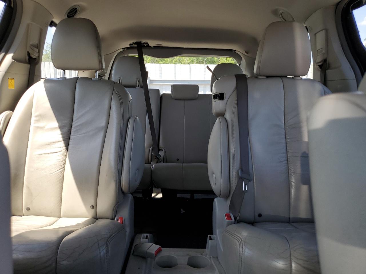 5TDYK3DC1BS109182 2011 Toyota Sienna Xle