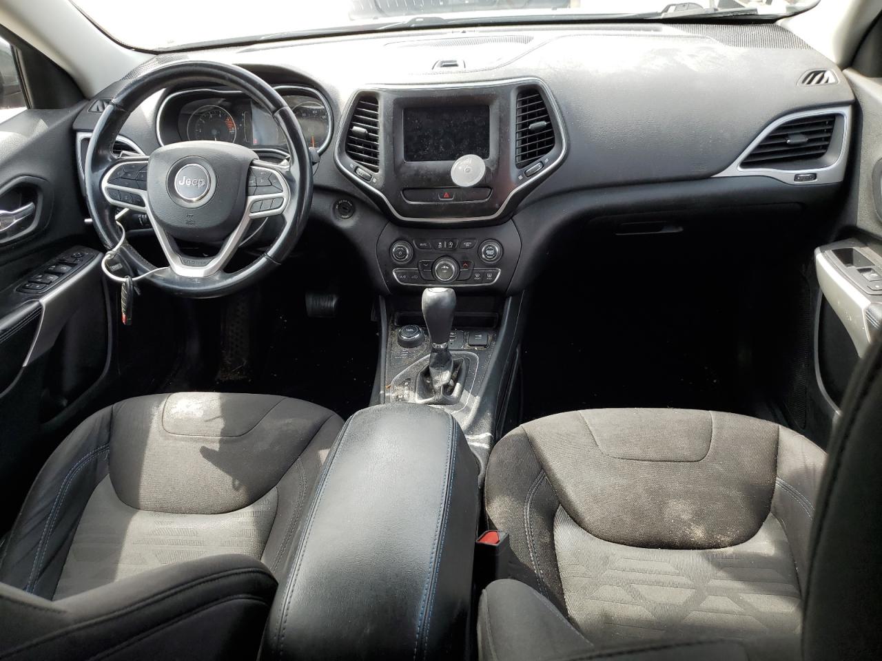 1C4PJMCX7KD445083 2019 Jeep Cherokee Latitude