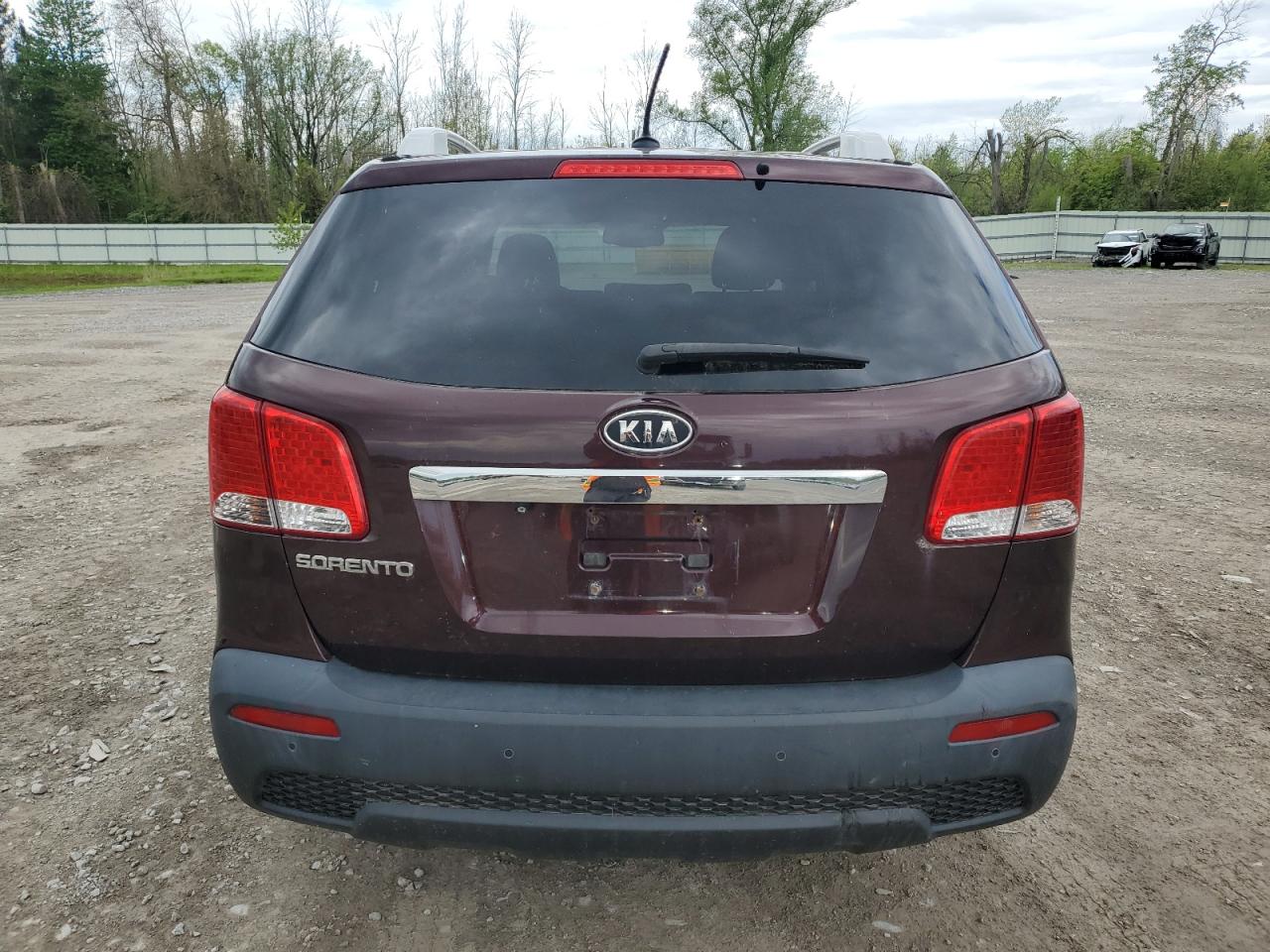 5XYKTCA18BG054135 2011 Kia Sorento Base