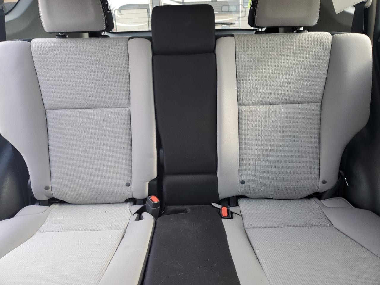 2T3RFREV4HW613907 2017 Toyota Rav4 Xle