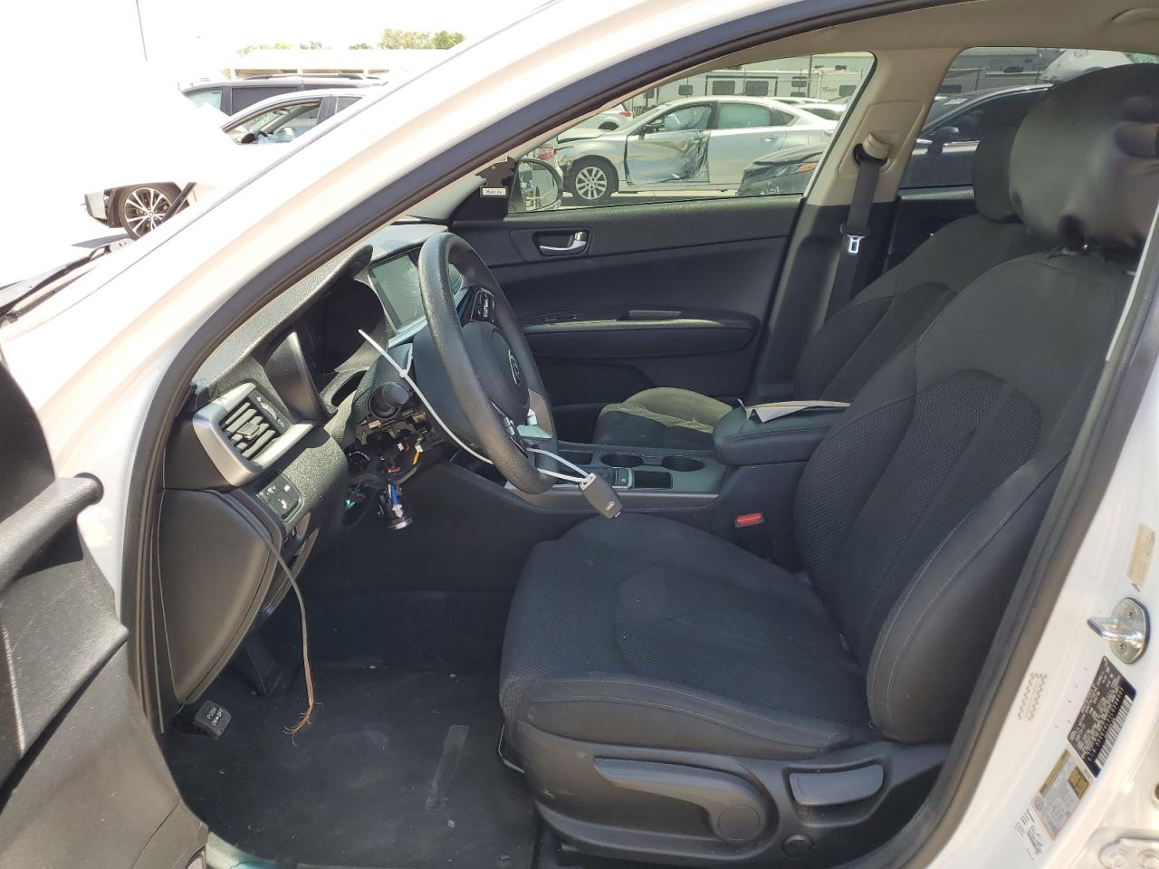 5XXGT4L31LG398003 2020 Kia Optima Lx