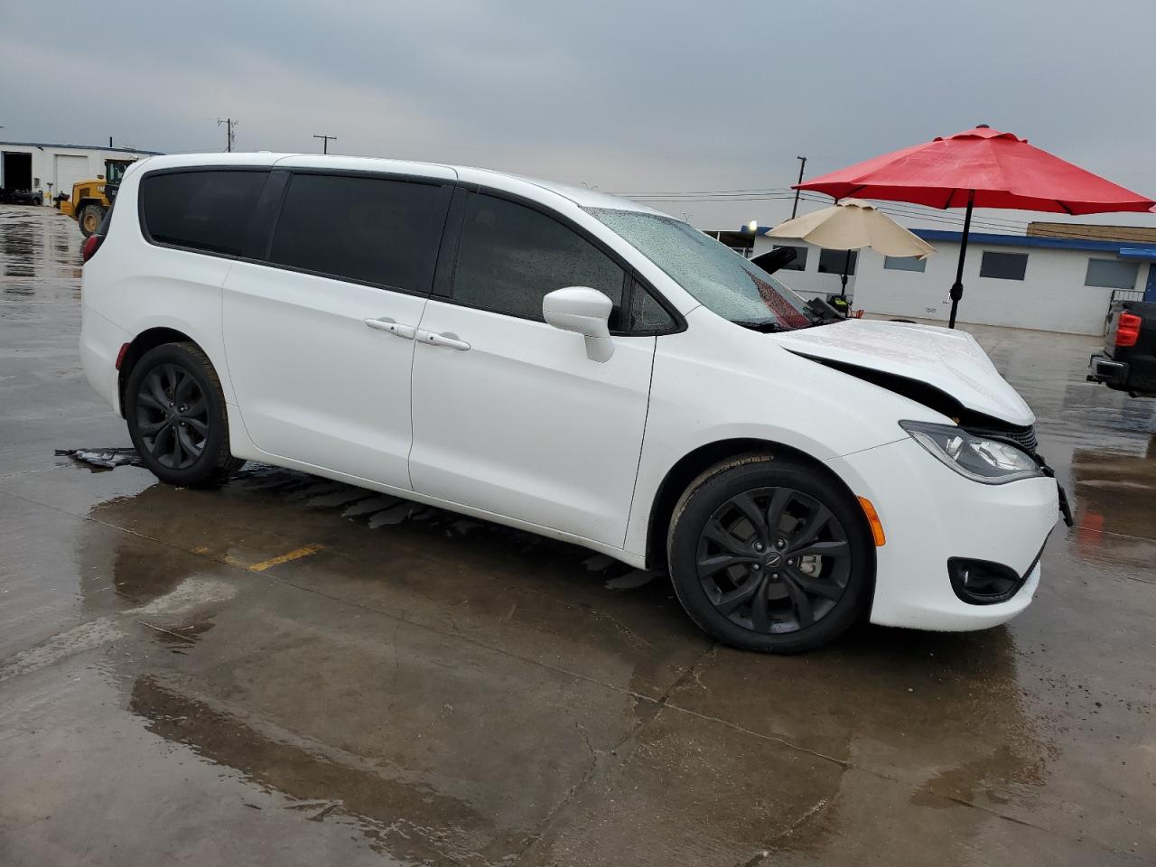 2020 Chrysler Pacifica Touring vin: 2C4RC1FG1LR133918