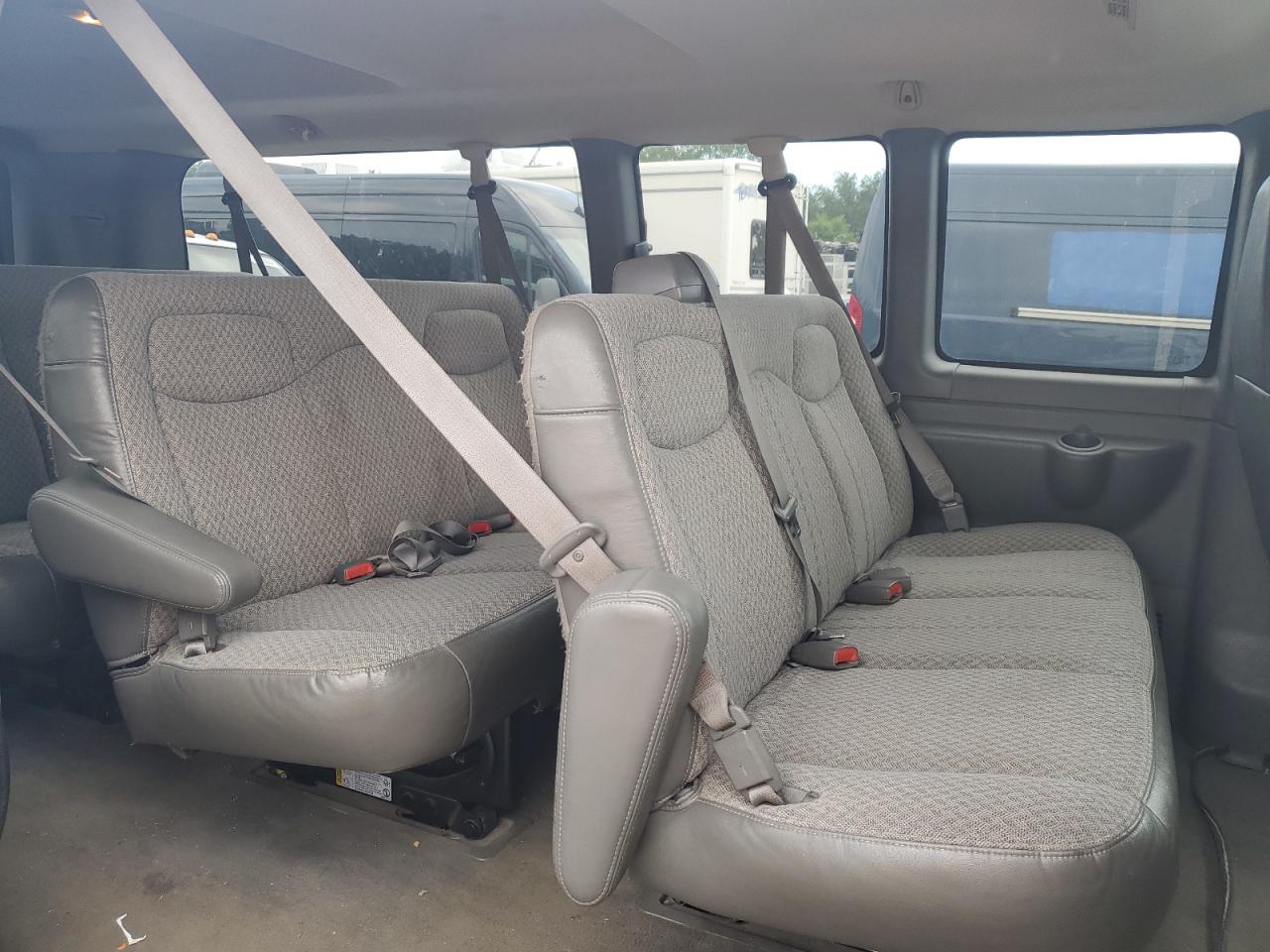 1GAHG39U751206609 2005 Chevrolet Express G3500