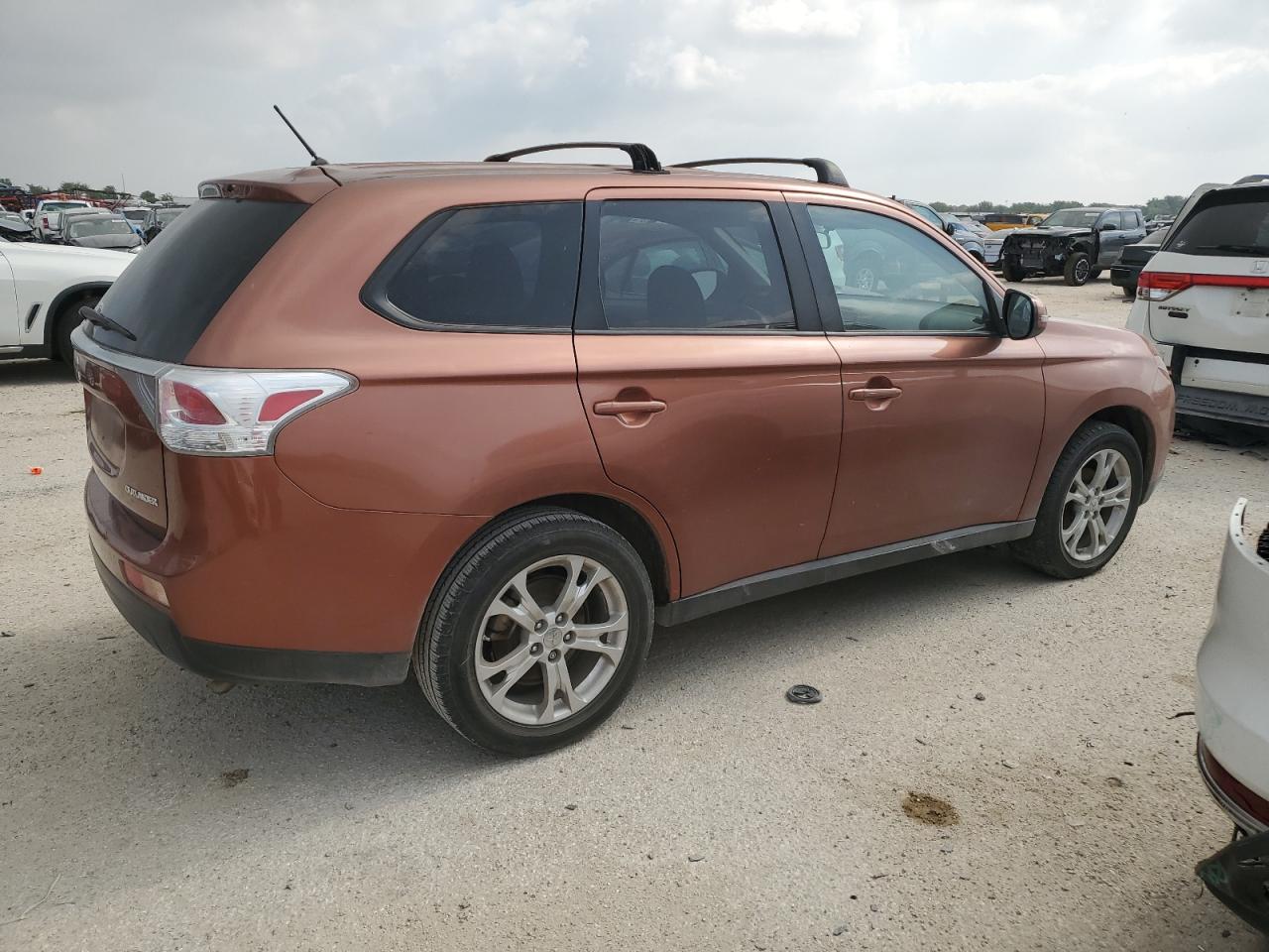 2014 Mitsubishi Outlander Se vin: JA4AD3A39EZ018397