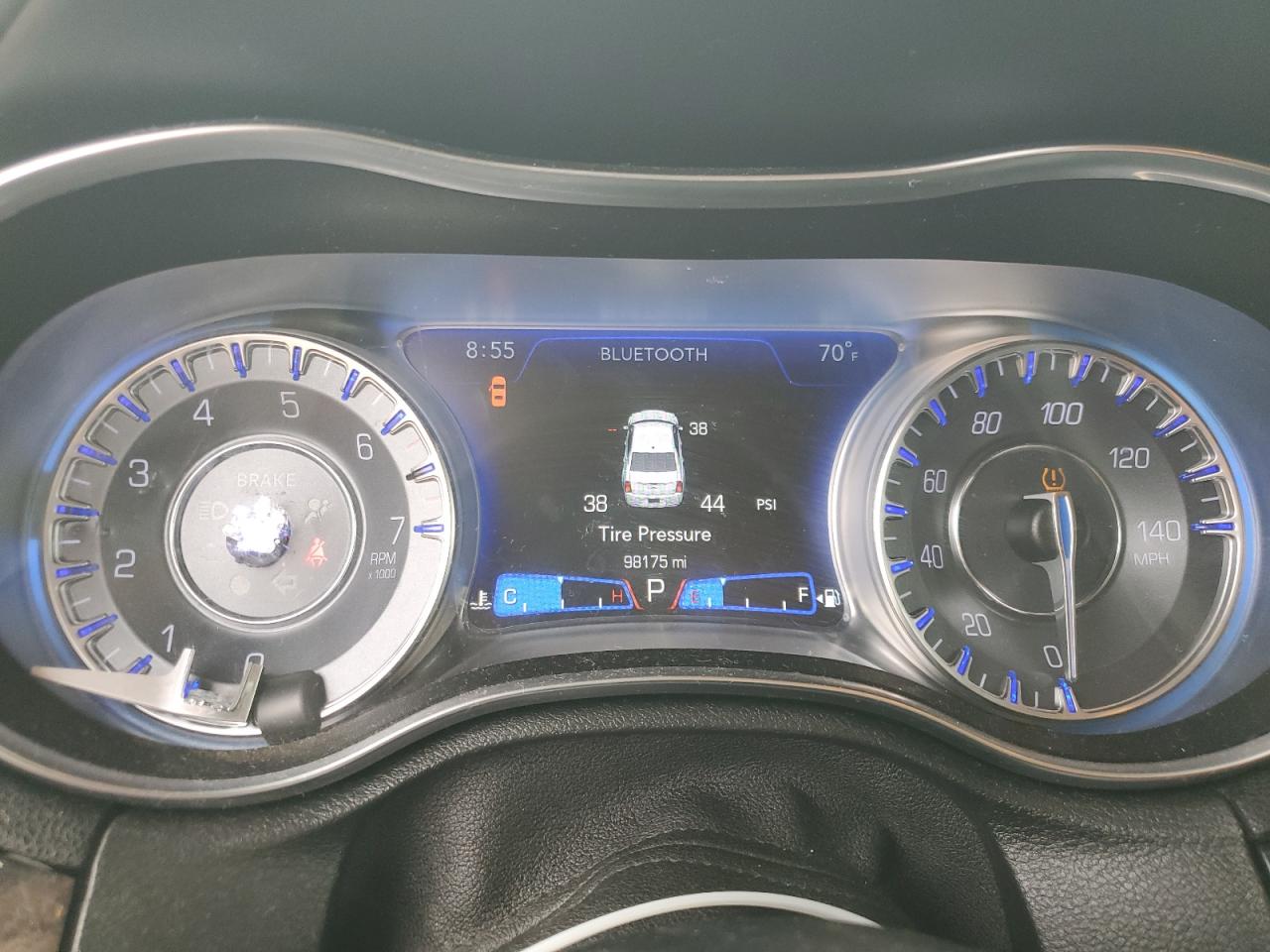 2C3CCAEG2KH698114 2019 Chrysler 300 Limited