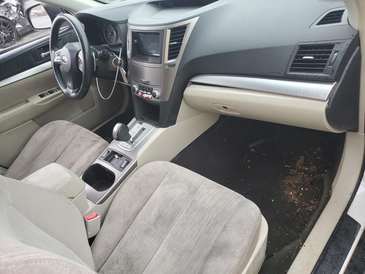 4S4BRCCC4E3242653 2014 Subaru Outback 2.5I Premium