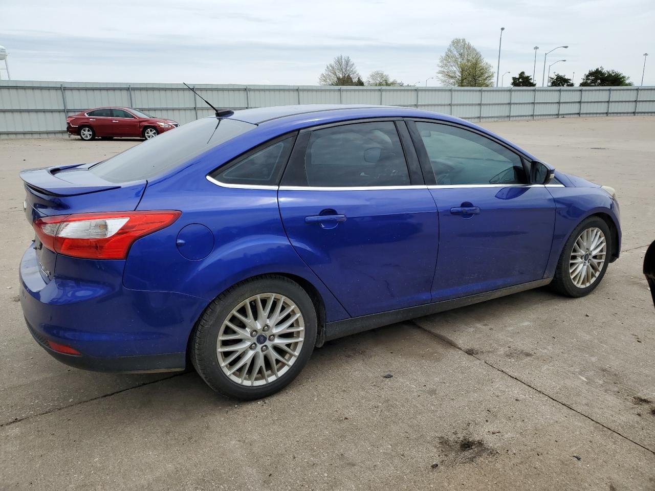 2014 Ford Focus Titanium vin: 1FADP3J28EL208329