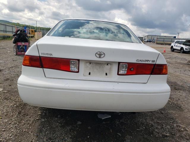 2001 Toyota Camry Le VIN: JT2BG28K310596155 Lot: 55670494