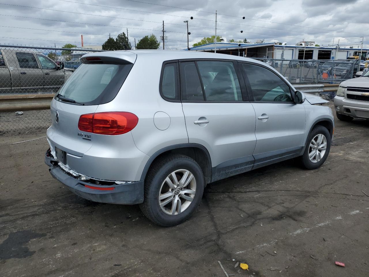 2012 Volkswagen Tiguan S vin: WVGBV7AX0CW559561