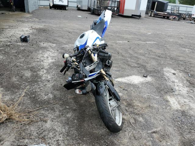 SUZUKI GSX-R600 2008 JS1GN7EA282108172 photo #3