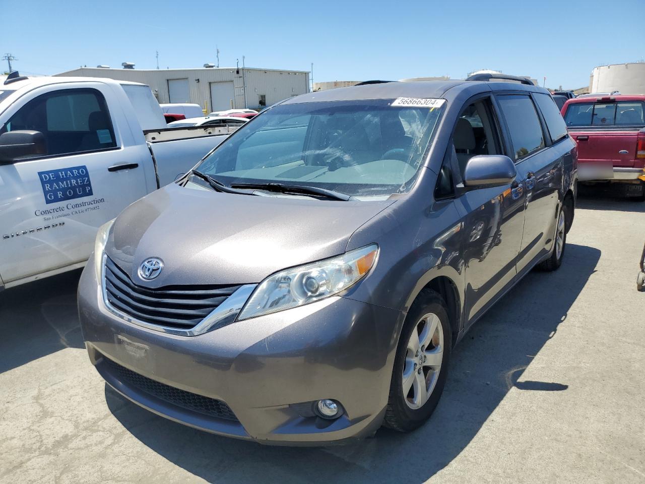 Toyota Sienna 2012 E grade